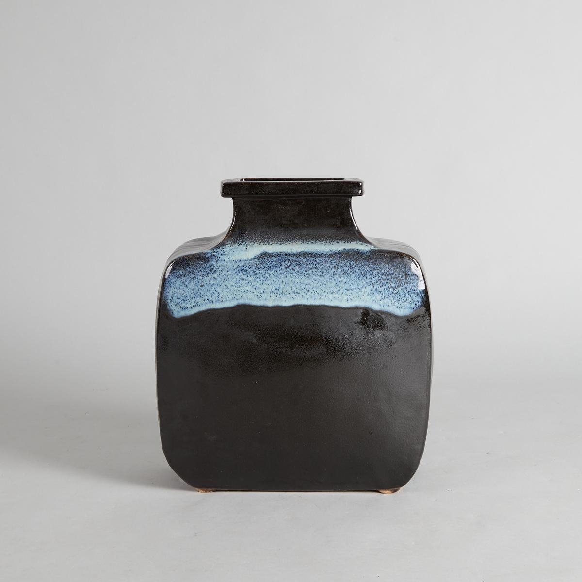 Len Castle | A Len Castle Blossom Slab Vase | MutualArt