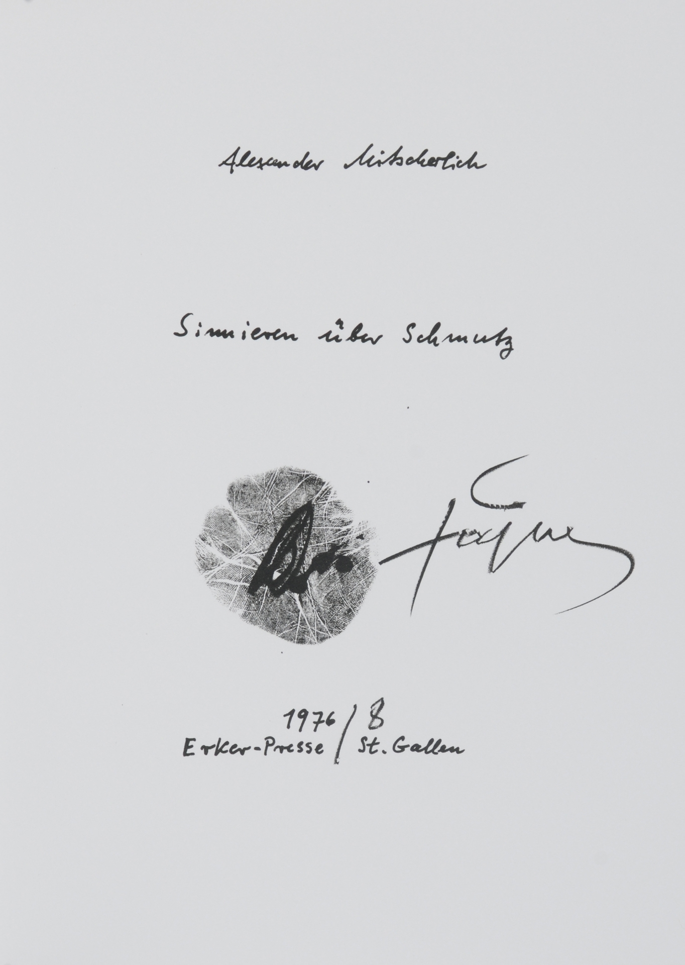 Artwork by Antoni Tàpies, Portfolio.
Sinnieren über Schmutz, Made of lithographs printed in color and
