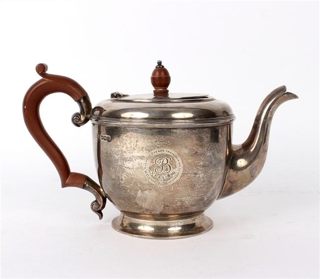 Art Deco School, 20th Century An Art Deco silver teapot (1930