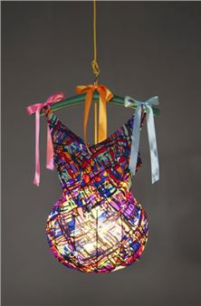 Melina, die erleuchtete Enkelin (Blau Türkis) (Familie Elektrobranche) - Pipilotti Rist