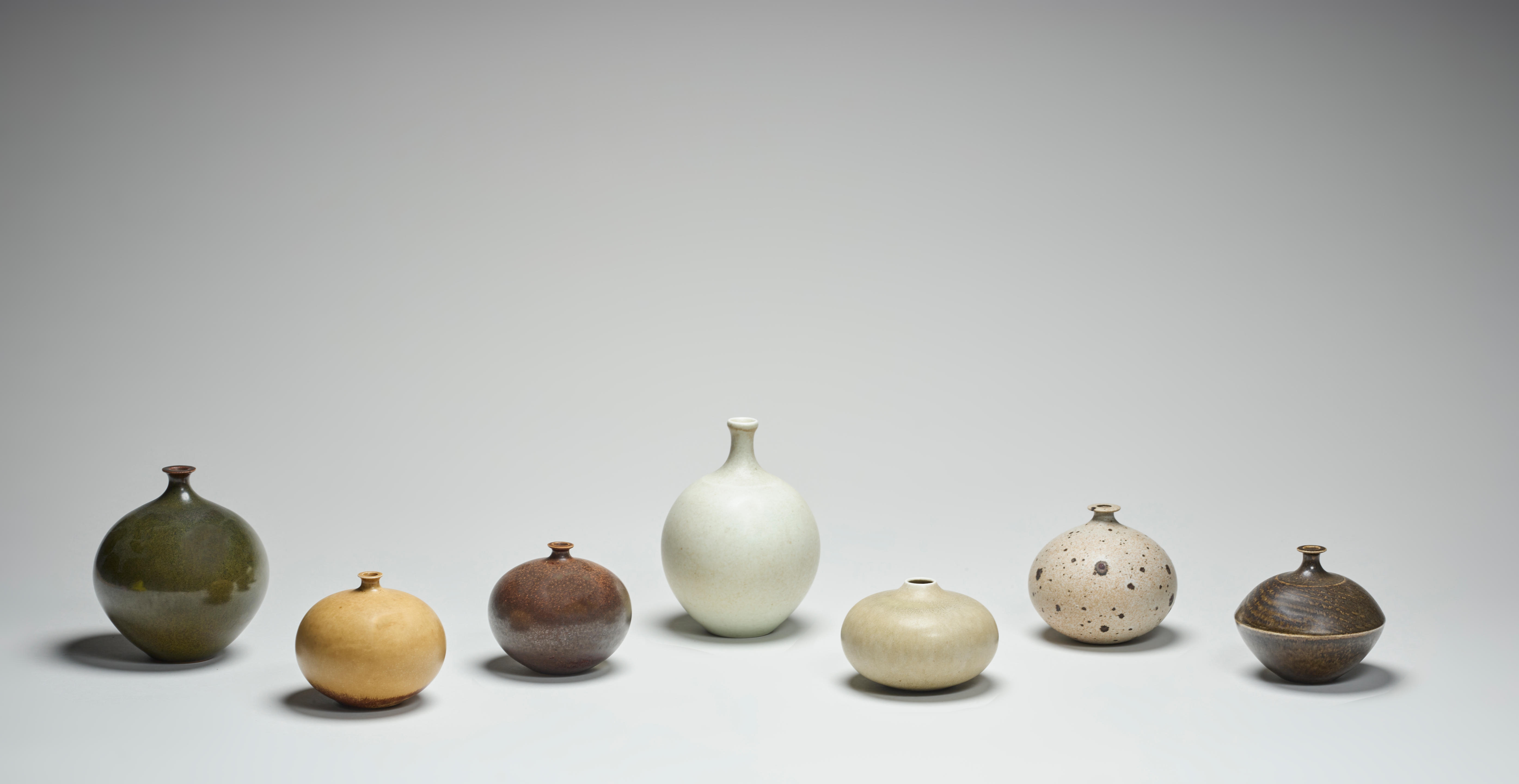 Artwork by Robert Deblander, Bouteille, Made of Turned stoneware and porcelain.