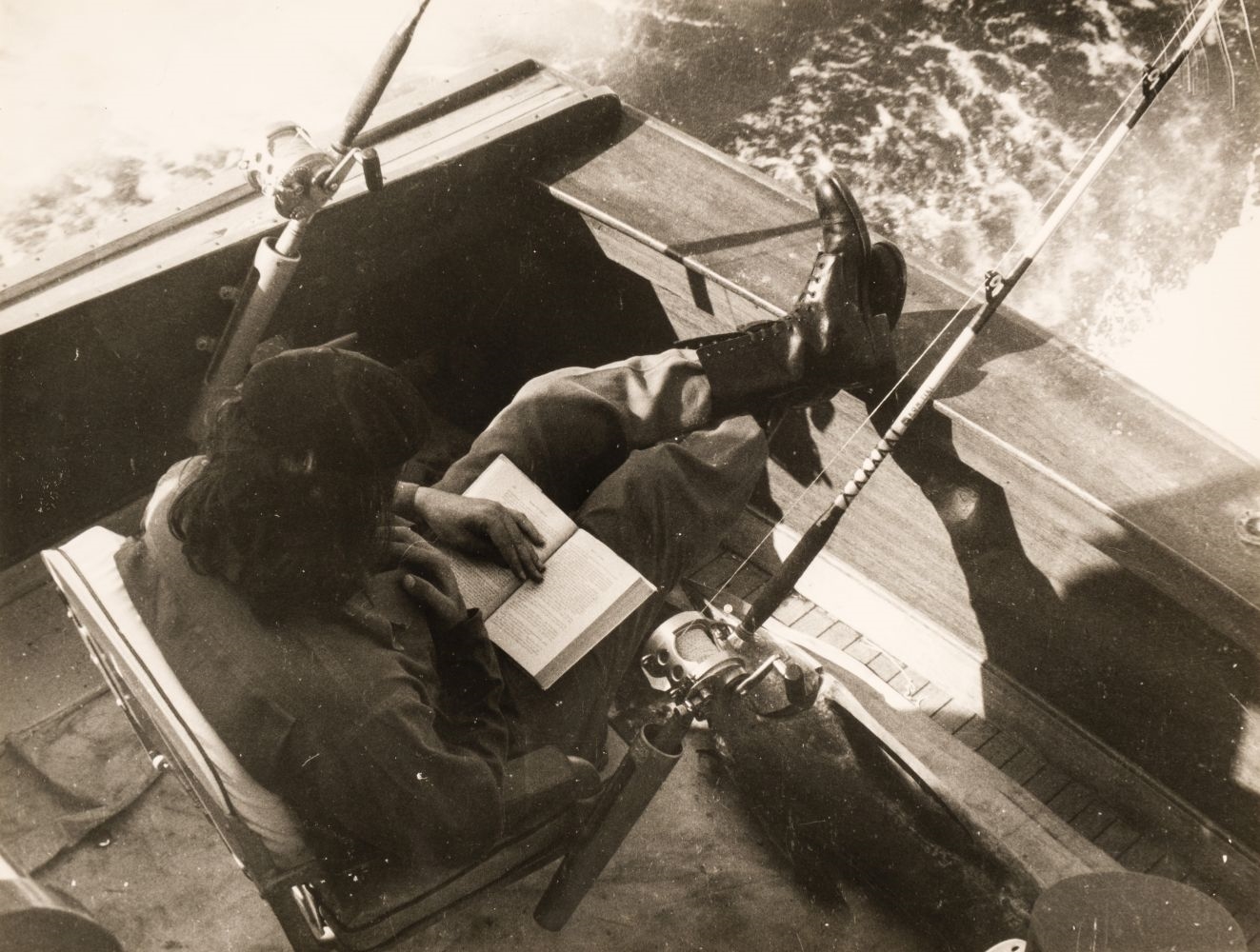 Che Guevara fishing by Alberto Korda, 1960