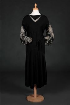 Evening dress in black silk crepe and black tulle. - Jeanne Lanvin