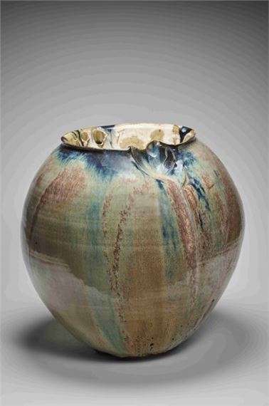 Claude Champy Vase ovoïde by Claude Champy, dated 1984