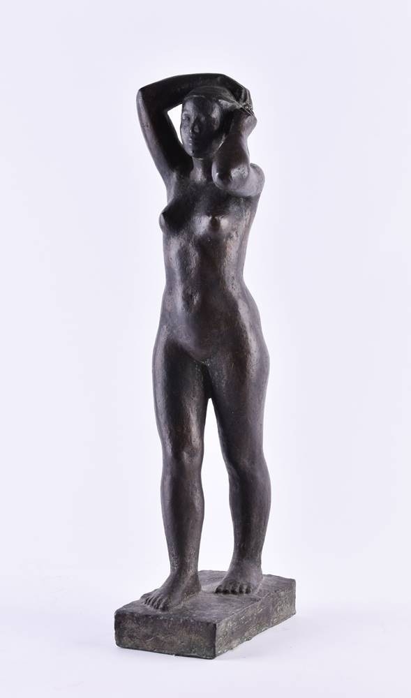 Artwork by Ruthild Hahne, stehender weiblicher Akt, Made of Bronze