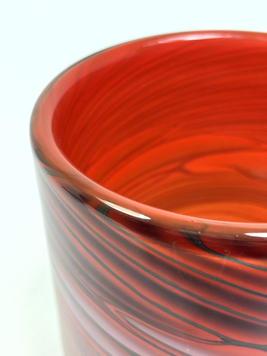 Steven Main | Studio Art Glass Vase (1991) | MutualArt