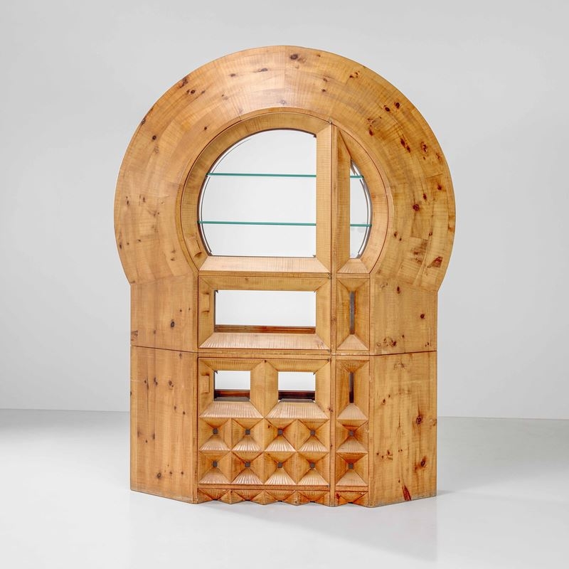 Artwork by Giuseppe Rivadossi, Grande mobile bar, Made of Structure in hand-carved solid wood with doors in wood and glass. Tops in cut crystal