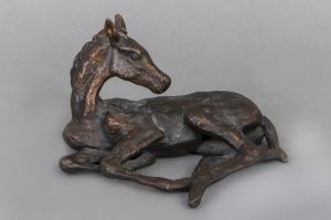 friderun-von-stralendorff-eilers-liegendes-fohlen-mutualart