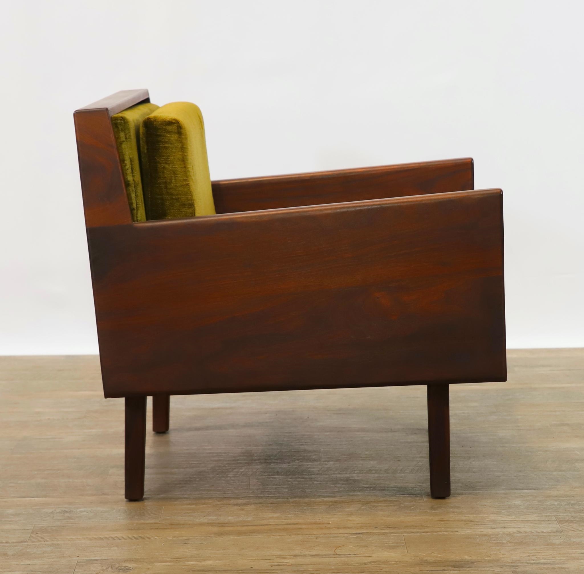 Artwork by Harvey Lowe, Sofa on slightly tapered square legs with multicolored diamond flame upholstered removable seat and back cushions, Made of olive green upholstery