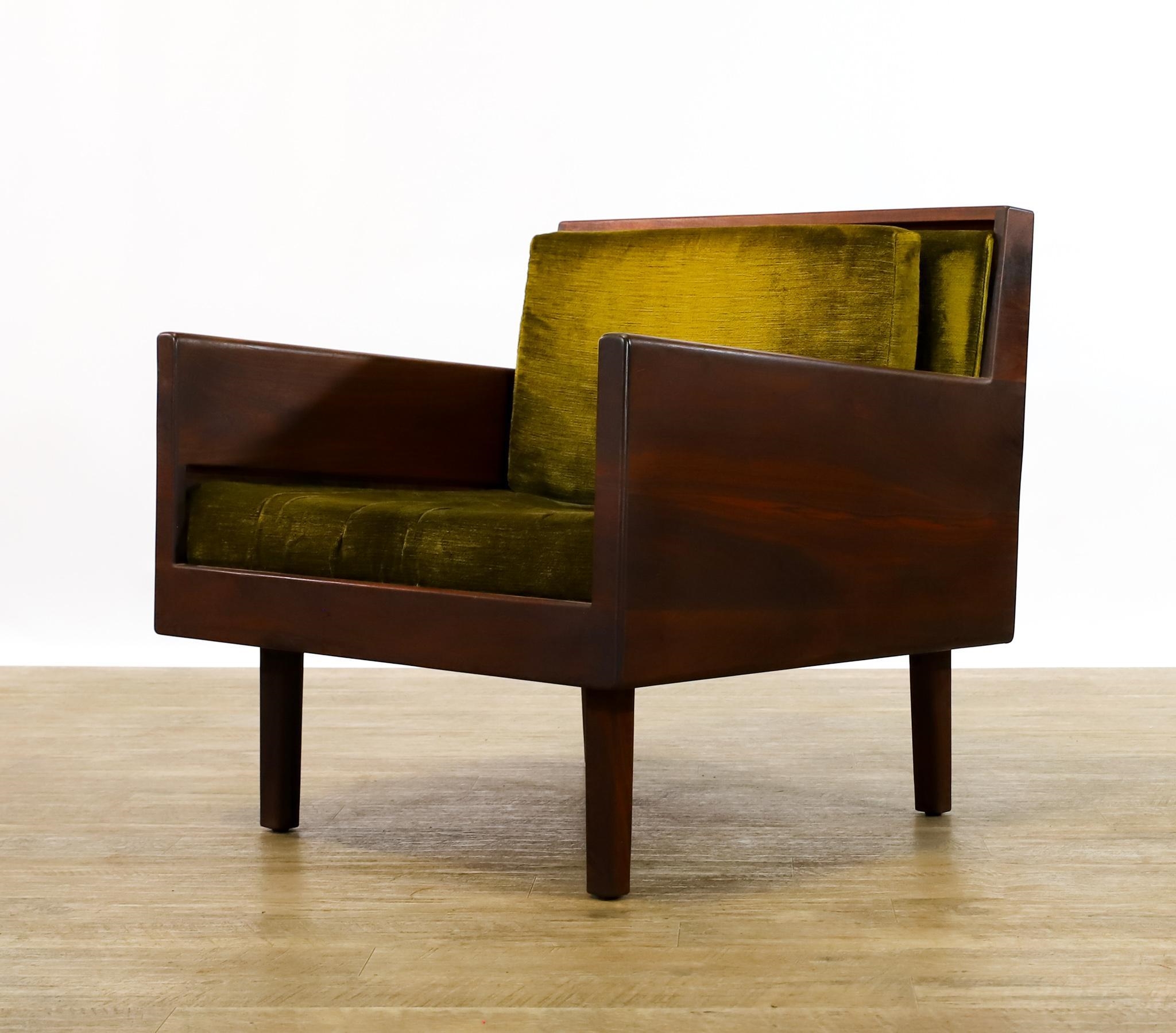 Artwork by Harvey Lowe, Sofa on slightly tapered square legs with multicolored diamond flame upholstered removable seat and back cushions, Made of olive green upholstery