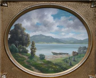 Oberbayerischer Gebirgssee mit Weg und Fischerbooten - Klaus Werner