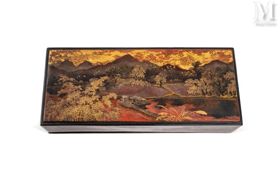 Élégante boite en laque