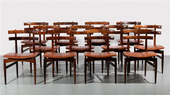 Suite de douze chaises mod. 30 by Poul Hundevad