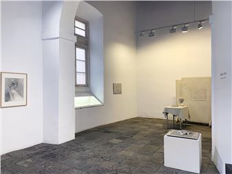 Carmen Laffón: Dibujos y Esculturas - Galeria Rafael Ortiz