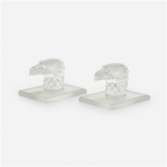 Tete D'Aigle car mascot bookends, pair by René Lalique, circa 1928 / 1945