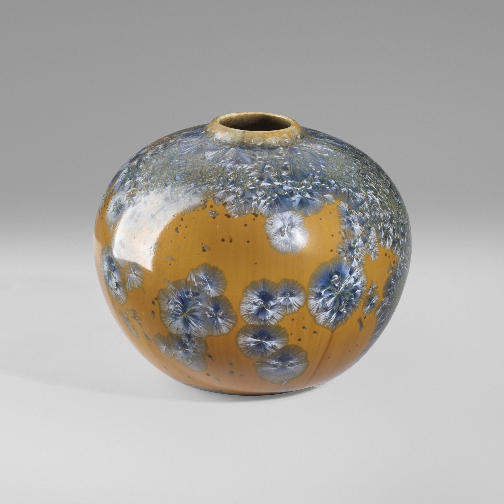 Adelaide Alsop Robineau Exceptional vase (Circa 1910) MutualArt