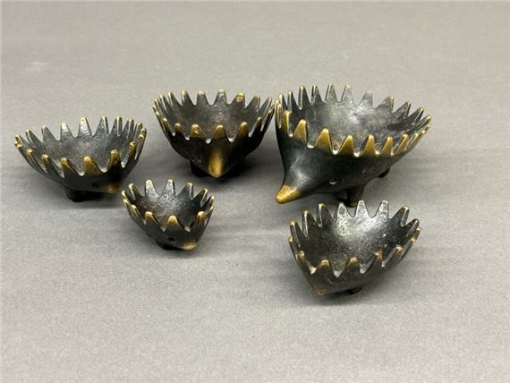 Walter BOSSE (1904-1979) Suite de 5 hérissons en bronze patiné. Longueur : de 5 à 11 cm by Walter Bosse