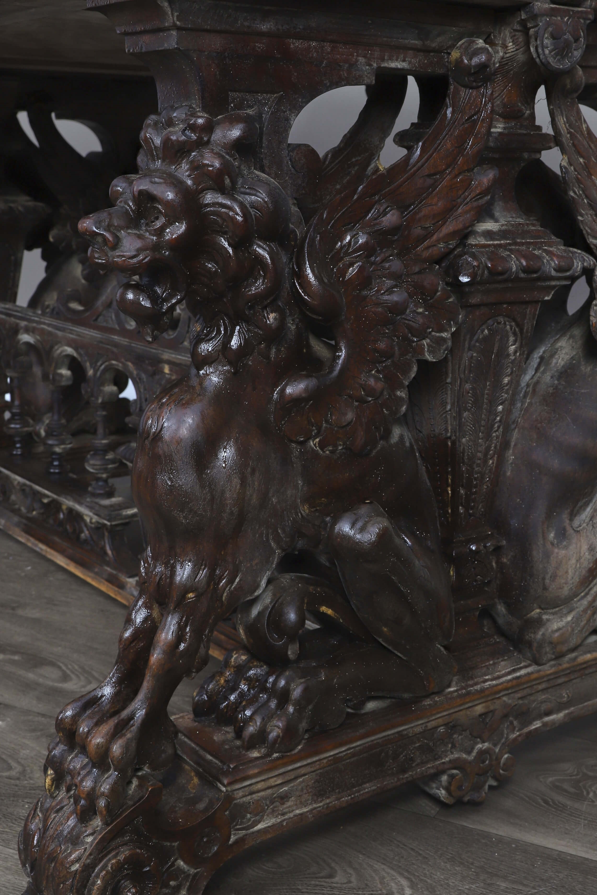 Artwork by Victor Aimone, Table de salon “Renaissance”