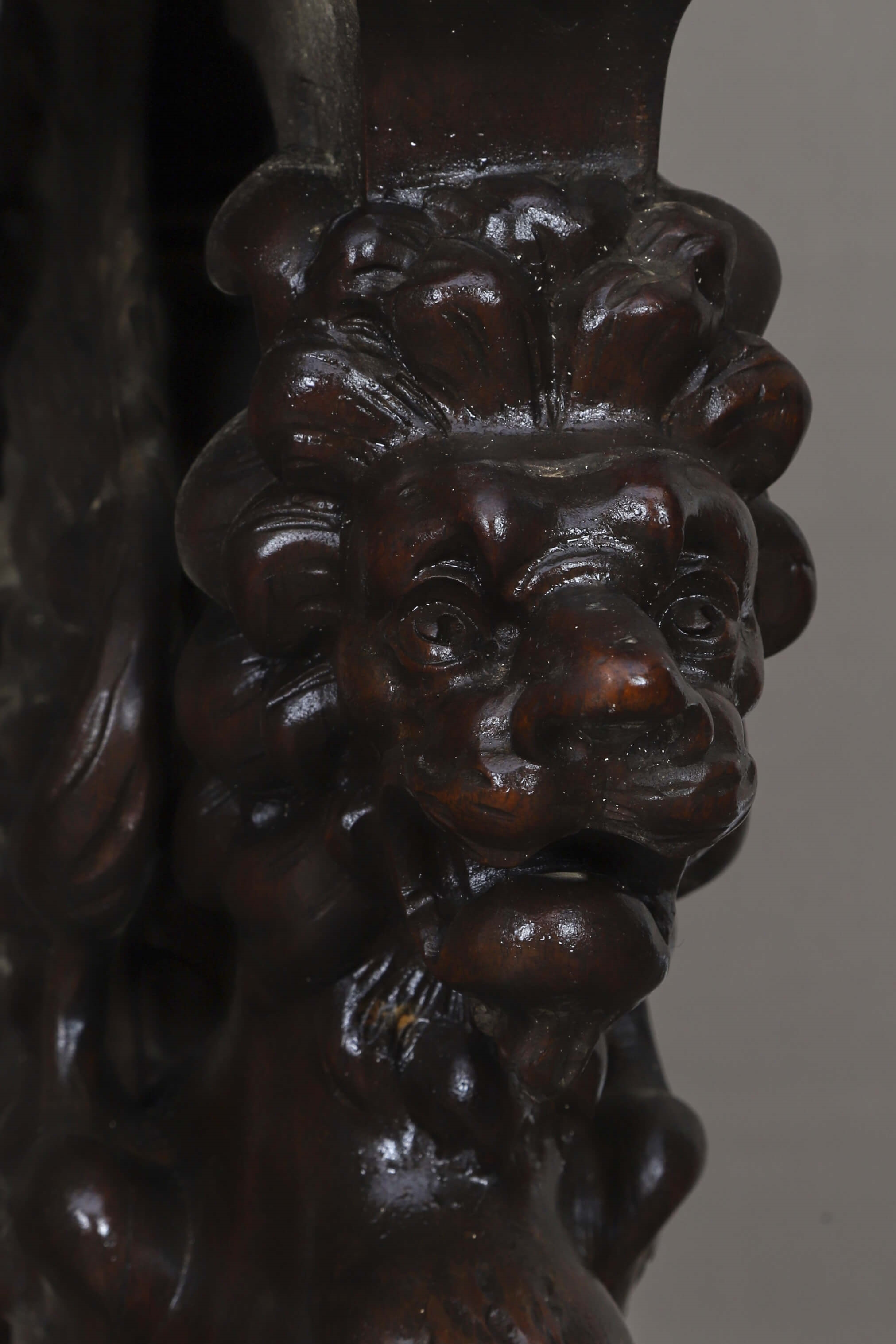 Artwork by Victor Aimone, Table de salon “Renaissance”