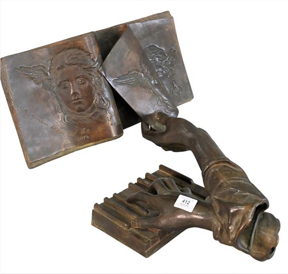 bronze by Julio López Hernández, 1983