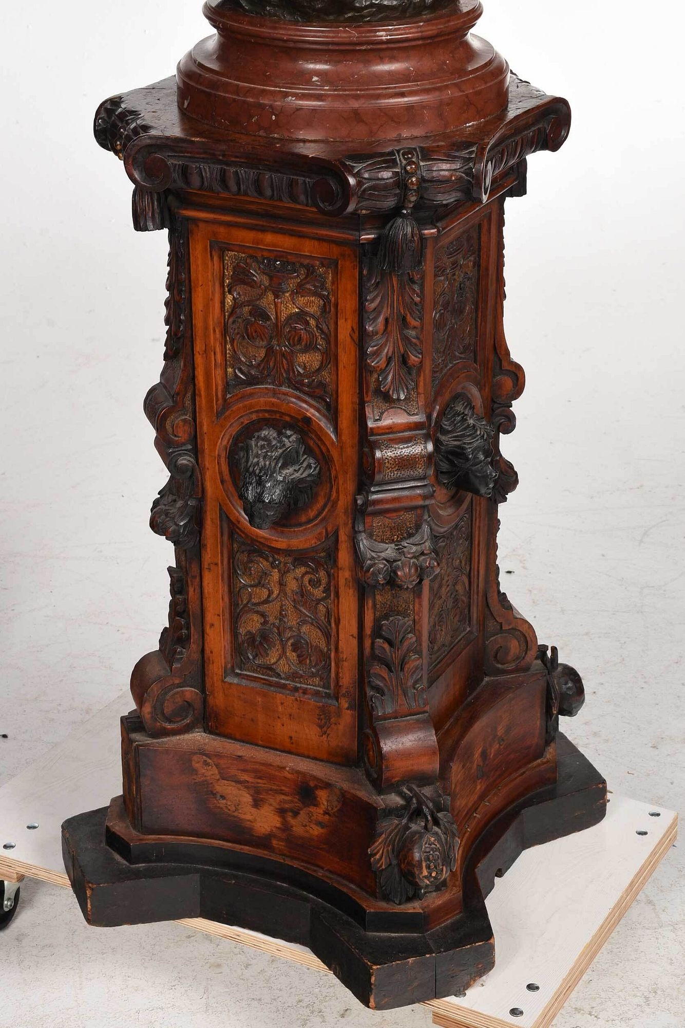 Artwork by Louis Charles Hippolyte Buhot, signed on naturalistic base "C, Made of patinated bronze