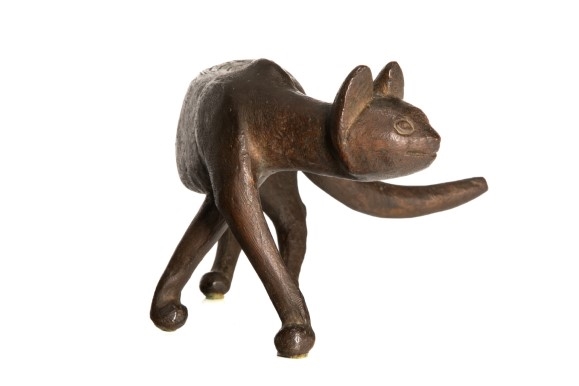 Artwork by Gerhard Marcks, Laufende Katze, Made of Bronze with brown patina