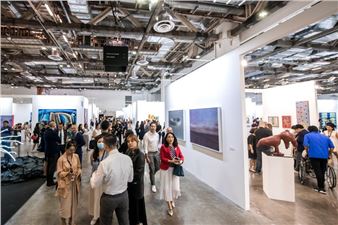Singapore's Art-Hub Ambitions Get Turbocharged by Record Wealth