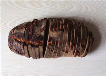 Geschnitten Brot - Zwinger Galerie