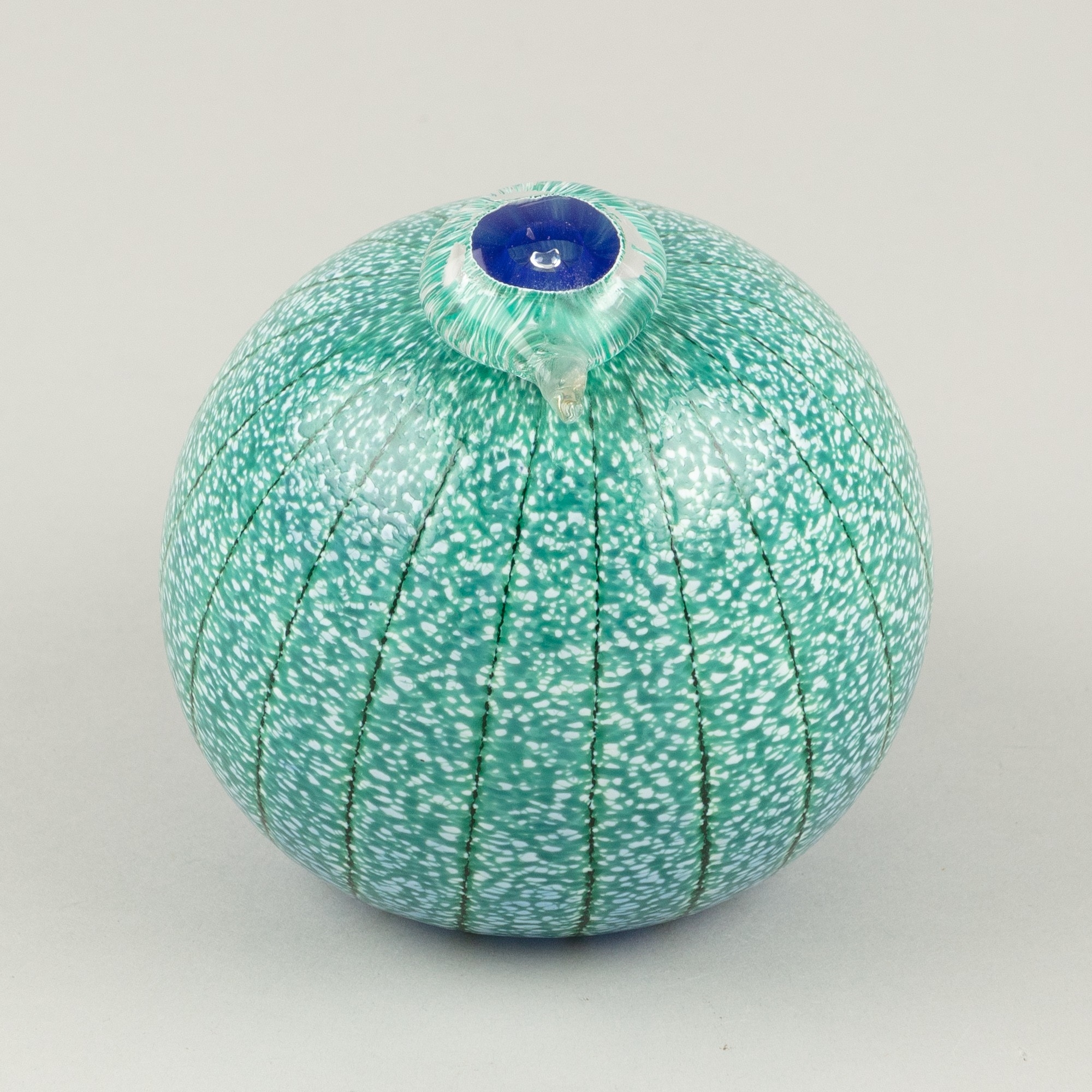 Artwork by Oiva Toikka, Bird, Made of glass