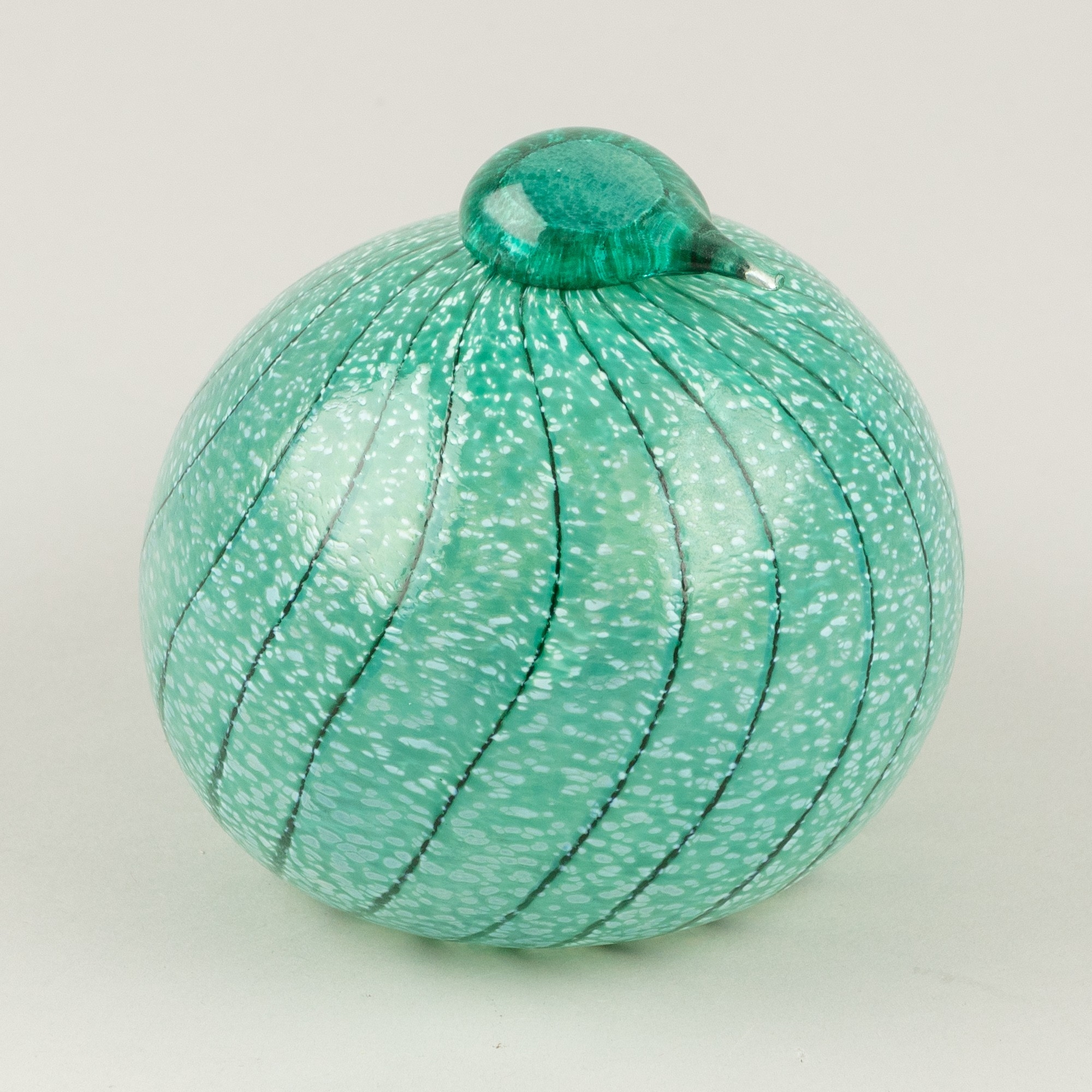 Artwork by Oiva Toikka, Bird, Made of green glass