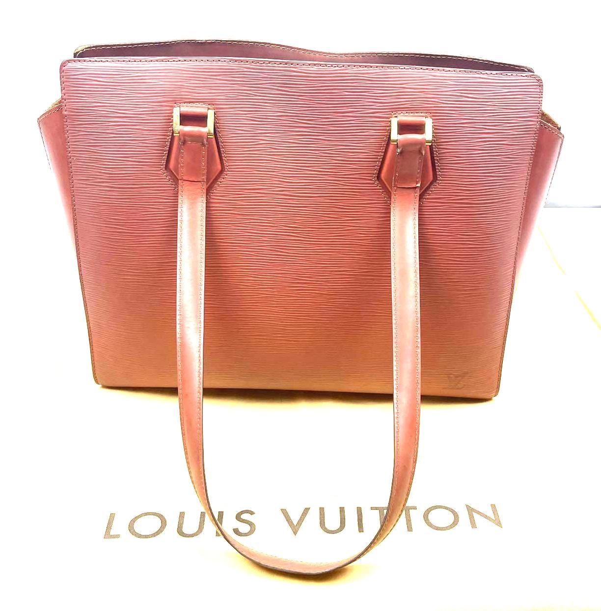 Sold at Auction: Louis Brown, Louis Vuitton - Large Pochette