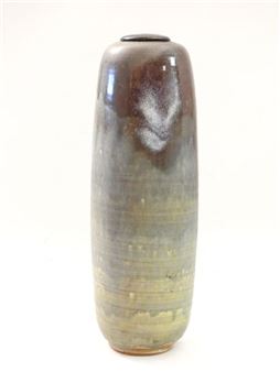 Important vase à couvercle en grès à couverte vert céladon nuancé brun-blanc - Denis Goudenhooft