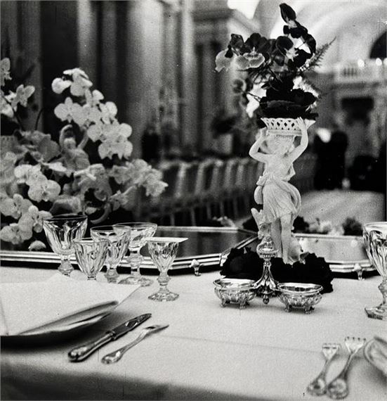 HEAD OF STATE Table of Queen Elizabeth II of England at the dinner at the Louvre hosted by President René Coty by Louis Ingigliardi, April 1957