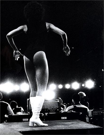 MUSIC - JAZZ James BROWN's dancer at the Olympia by Louis Ingigliardi, March 1971