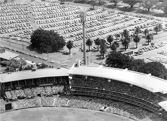 Aerial view of the Sydney Cricket Ground by Anton Cermak, 1983