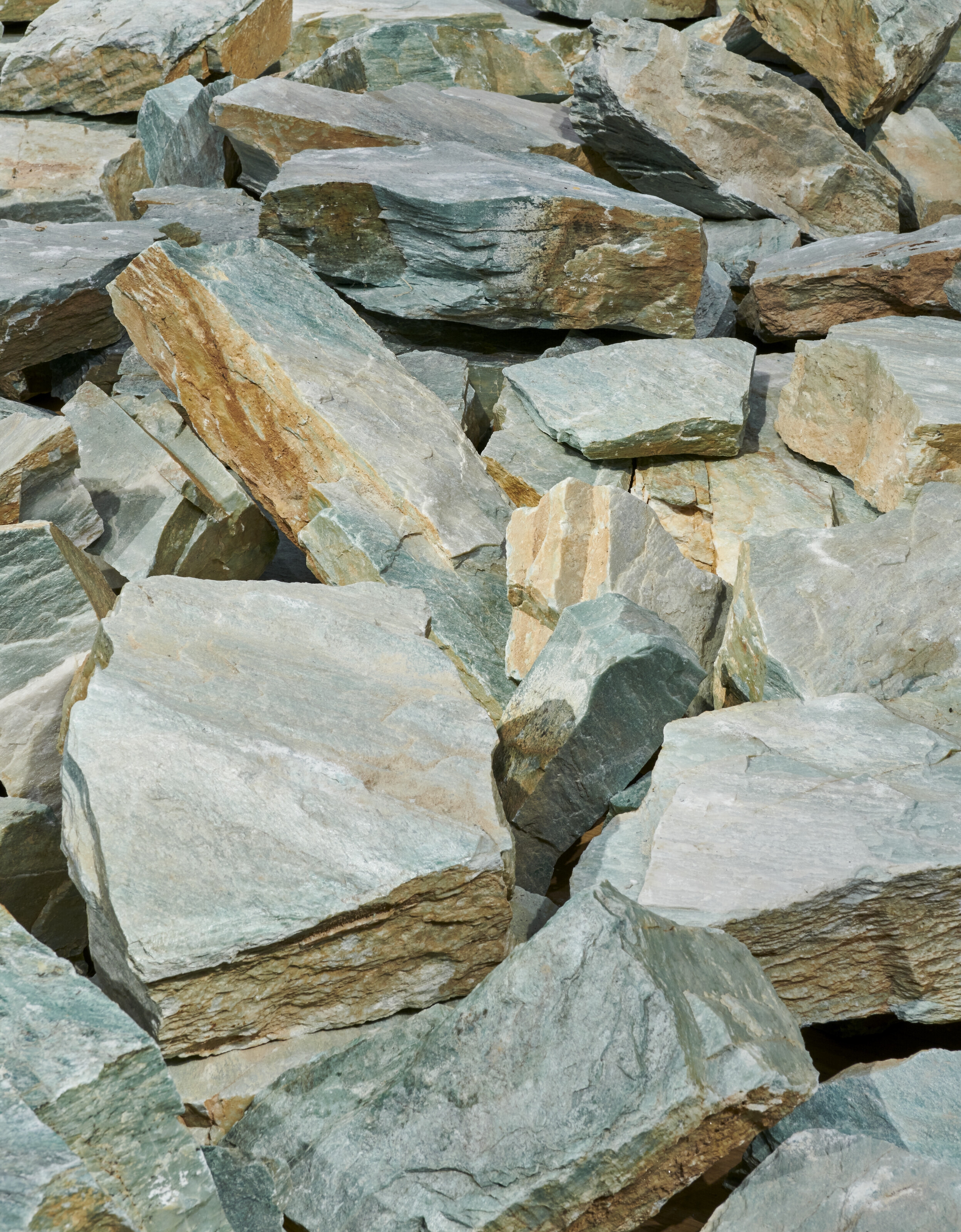 Artwork by Richard Long, Green Quartz Circle, Made of green quartz stones