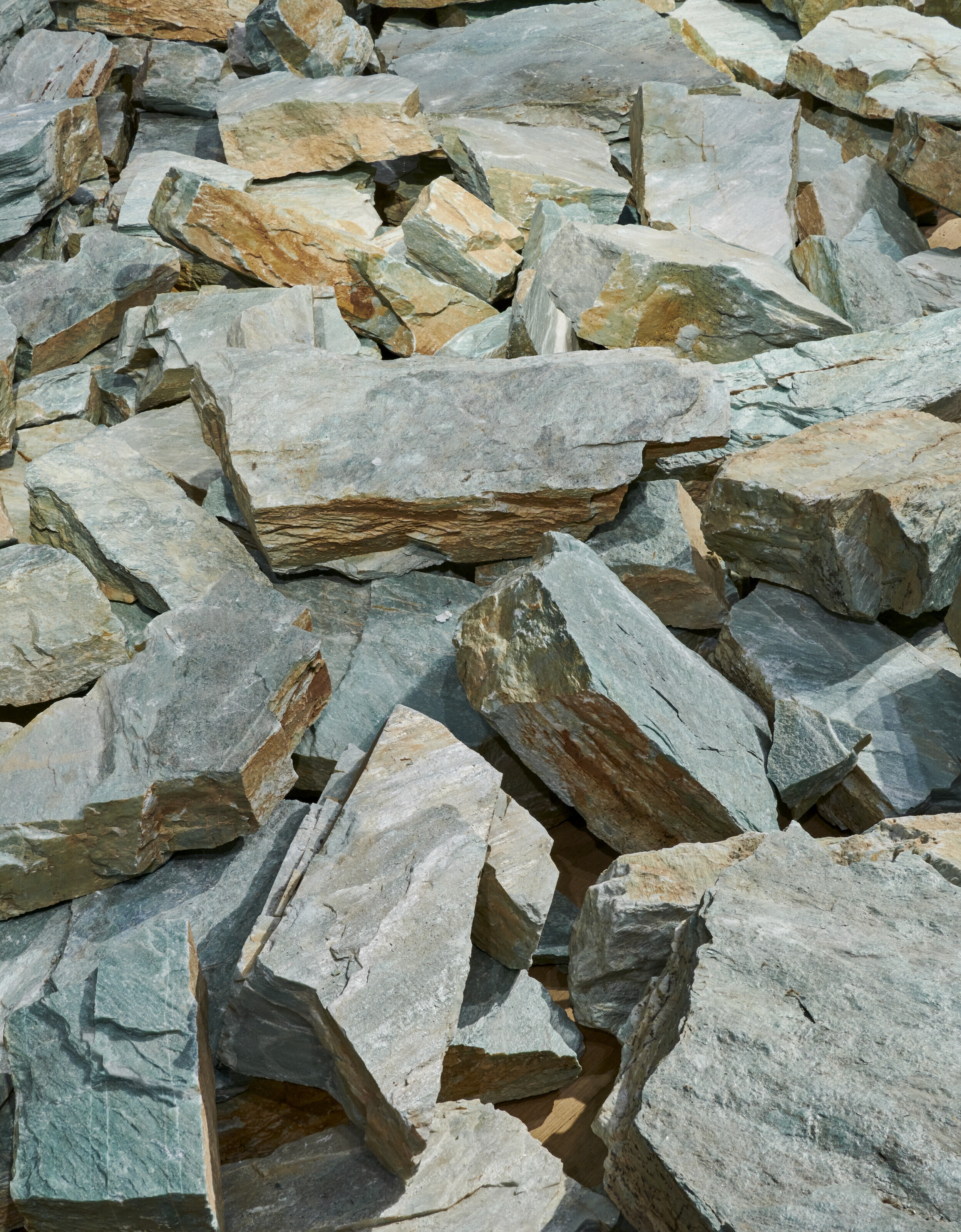 Artwork by Richard Long, Green Quartz Circle, Made of green quartz stones