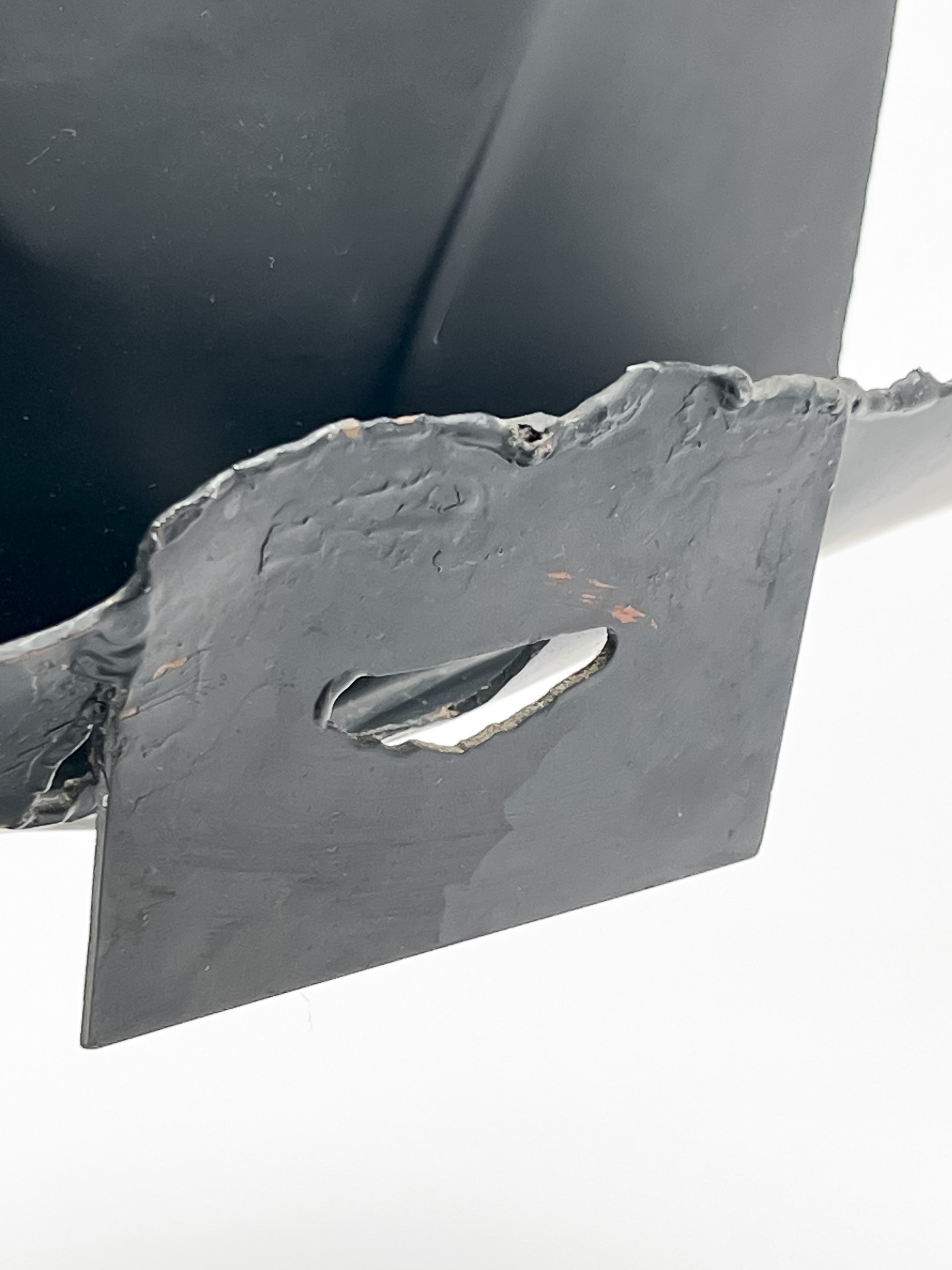 Artwork by Maria Simon, Untitled, Made of welded and enameled metal