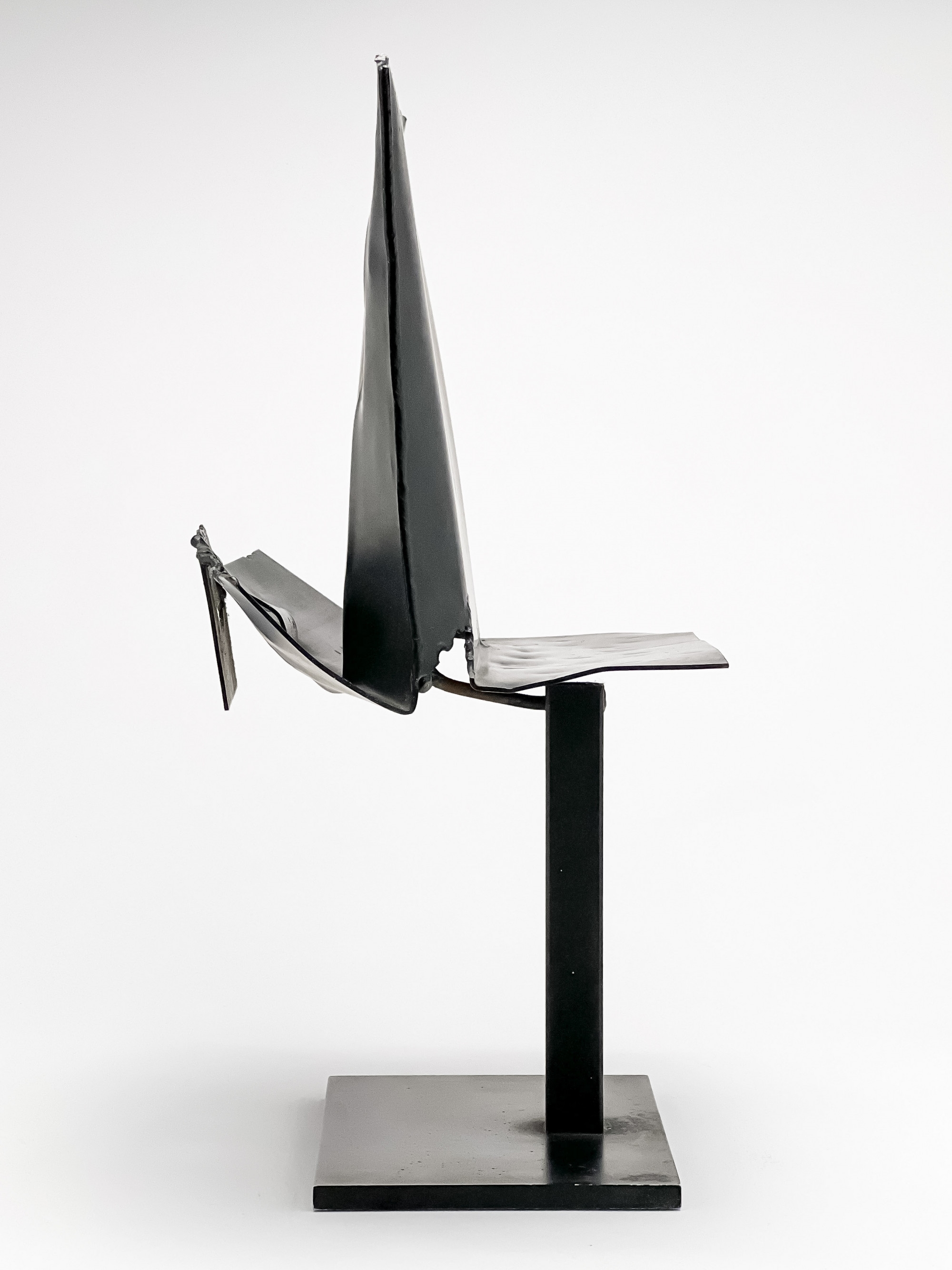 Artwork by Maria Simon, Untitled, Made of welded and enameled metal