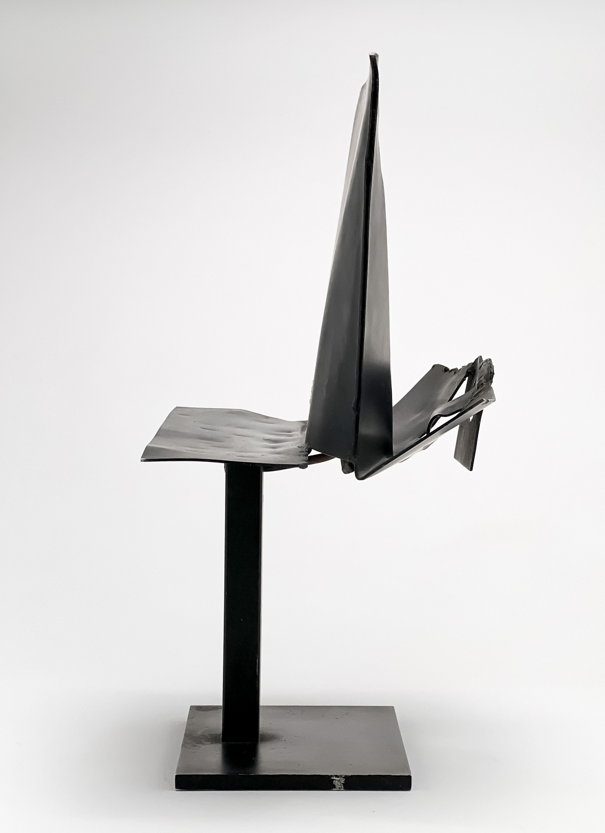 Artwork by Maria Simon, Untitled, Made of welded and enameled metal