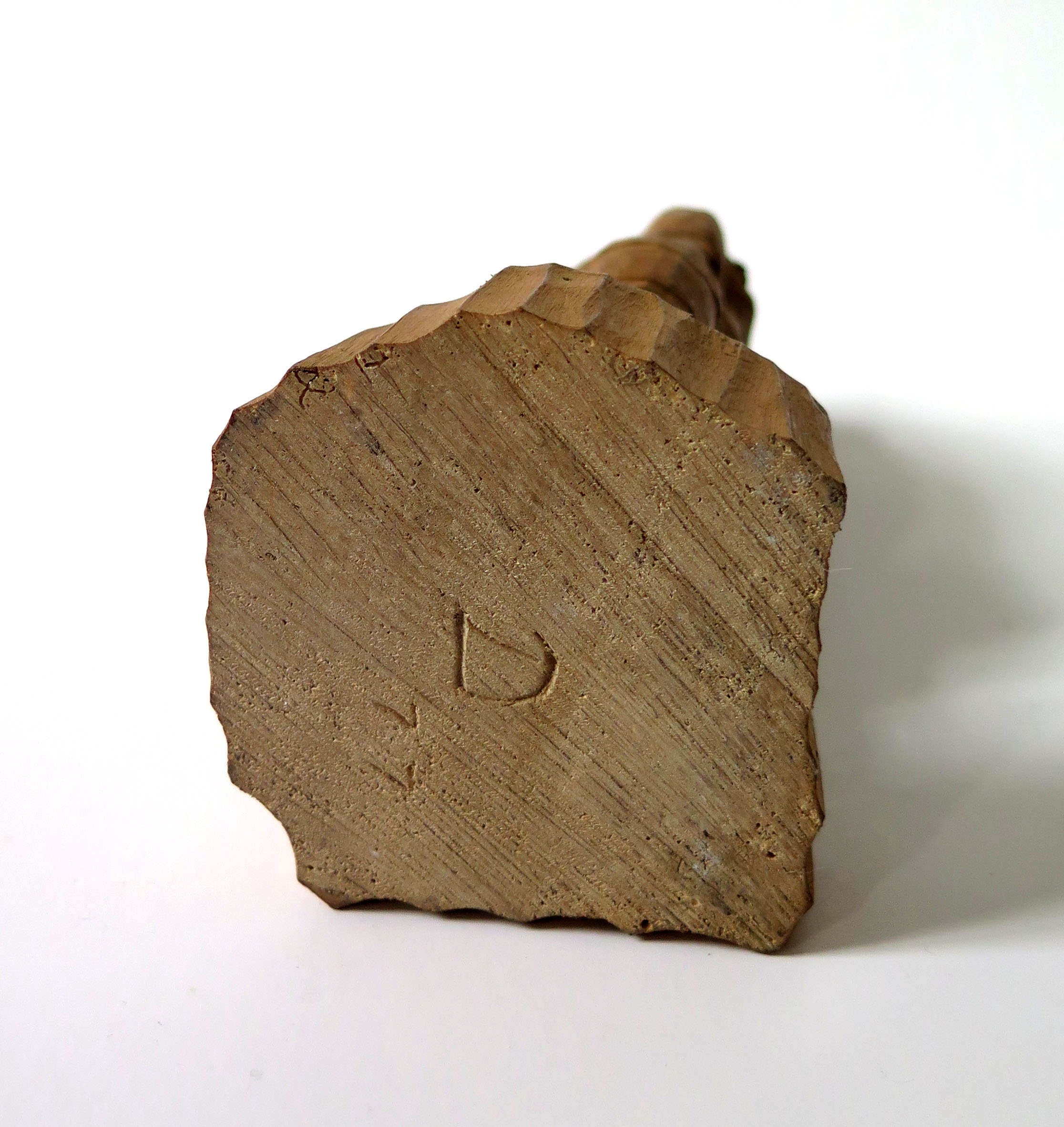 Artwork by Lize Dzeguze, Skulptūra Sieviete ar spaini, Made of woodcut