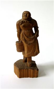 Skulptūra Sieviete ar spaini - Lize Dzeguze