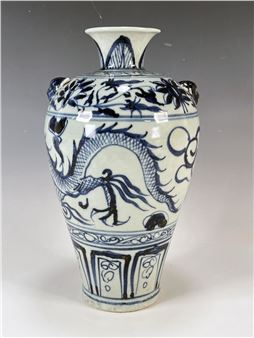 BLUE & WHITE MEI PING DRAGON VASE - Mei Ping