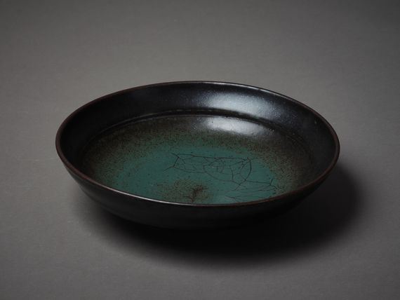 Len Castle | An impressive hand-thrown stoneware bowl | MutualArt