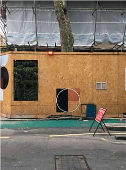 Valérie Kolakis: The Continuous Movement Between Two Destinations Will Become A Room - Axene07