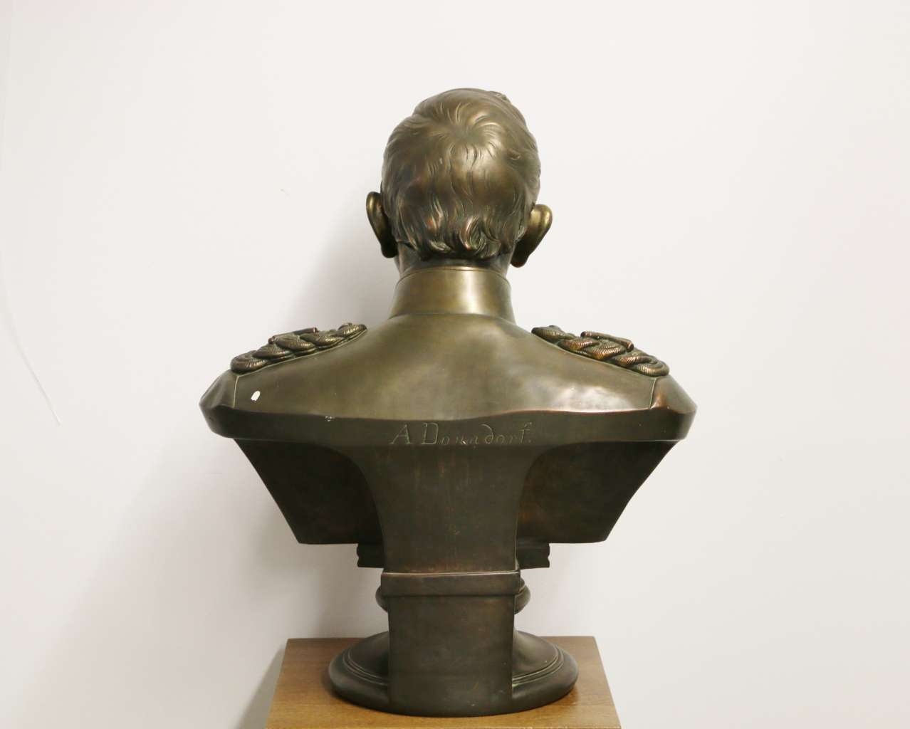 Artwork by Adolf von Donndorf, Portraitbüste des Generalfeldmarschall Helmuth Graf von Moltke (1800-1891), Made of electroplating in copper