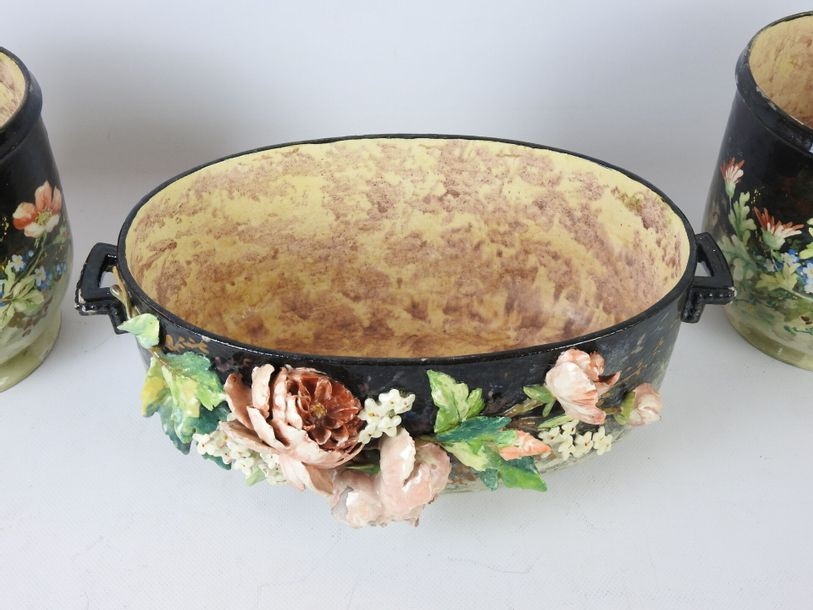 Édouard Gilles Mantelpiece including an oval jardinière and two pot