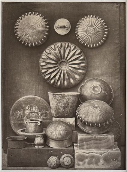 “Planche 22 – Monuments civils”, Collection d’objets, issue de l’« Album du Musée Boulaq » d’Auguste Mariette, Hippolyte Délié, Mourès & Cie Imprimeurs-Editeurs, Le Caire, 1872 by Emile Béchard, 1872