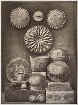 “Planche 22 – Monuments civils”, Collection d’objets, issue de l’« Album du Musée Boulaq » d’Auguste Mariette, Hippolyte Délié, Mourès & Cie Imprimeurs-Editeurs, Le Caire, 1872 - Emile Béchard