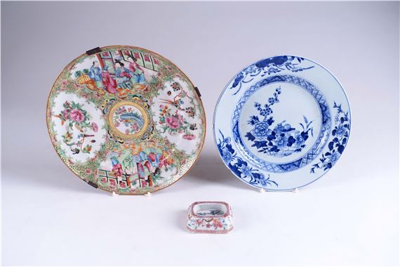 Saleron Porcelaine, Vintage Cerise,blanc, sans Signature, B État